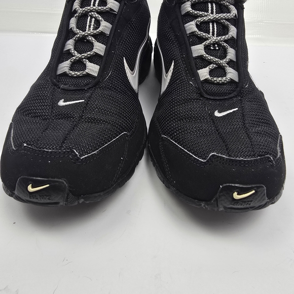The Nike Air Max Shoes in Men's Size 10.5 *Missing Insoles* - Picture 11 of 15